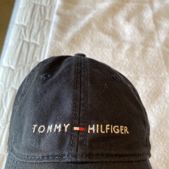 Tommy Hilfiger Adjustable Hat - Picture 4 of 6